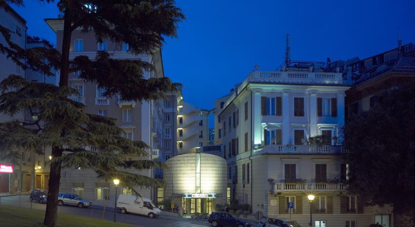 Отель Nh Genova Centro Экстерьер фото